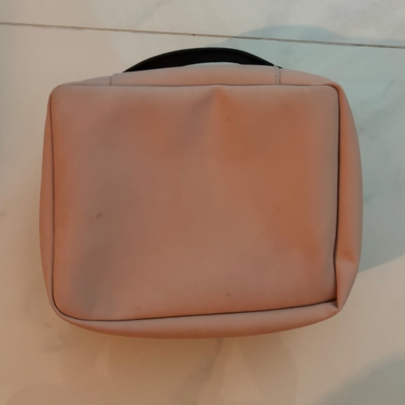 AWAY - The Cosmetics Bag Blush Pink - Picture 2 of 5